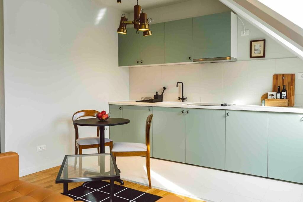 Vivando - Beautiful Studio B + Parking Bukarest Eksteriør billede