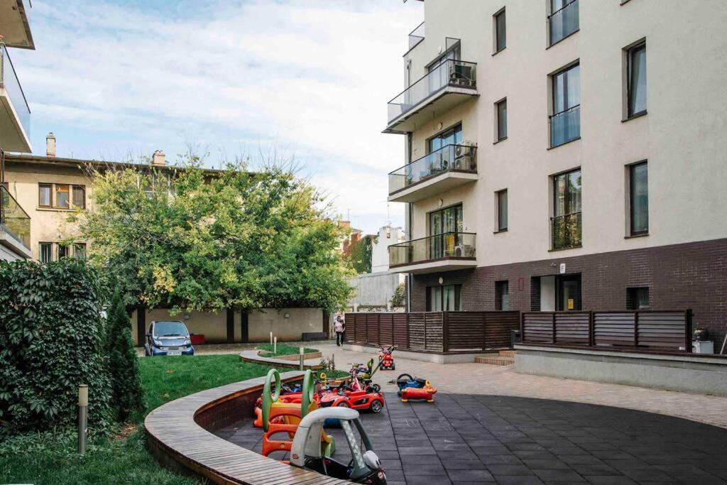 Vivando - Beautiful Studio B + Parking Bukarest Eksteriør billede